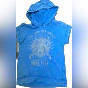 Art Class vintage style graphic “The lone wild wolves” hooded short sleeve shirt